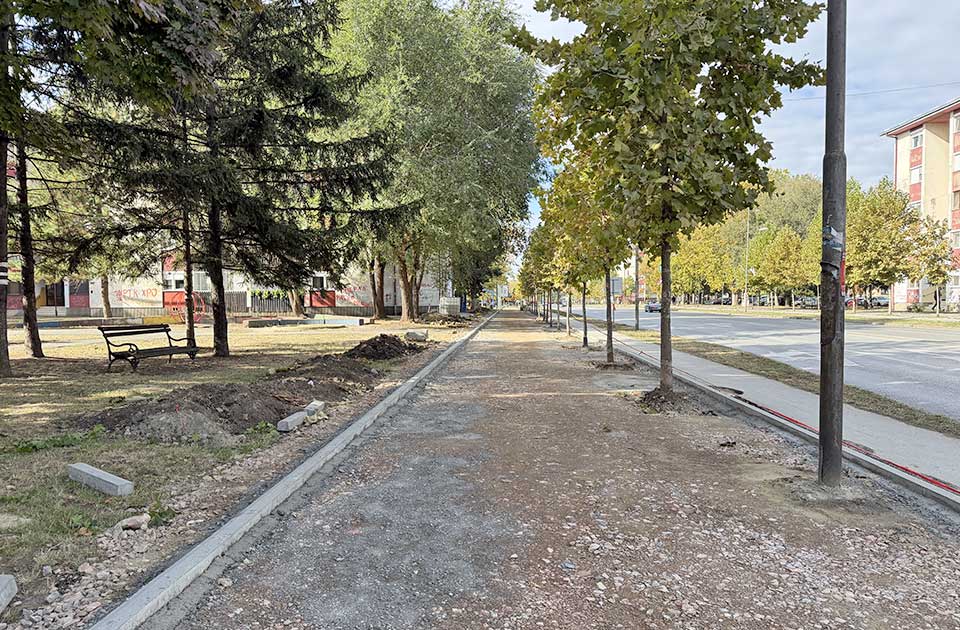 rekonstrukcija trotoara u bulevaru veljka vlahovića