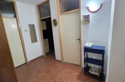 trosoban stan u naselju 4. jul
