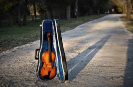 Skupocena violina je nestala dok je muzičar bio na groblju, pronađena je mesec i po dana kasnije